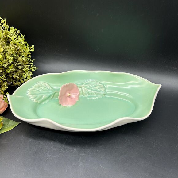 Vintage Matte Green California Pottery Oval Dish with Pink Flower - Picture 2 of 8